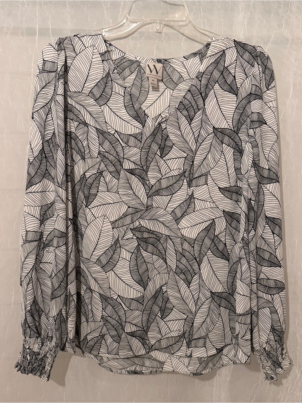 Worthington Black & White Leaf-Print Long-Sleeve Blouse